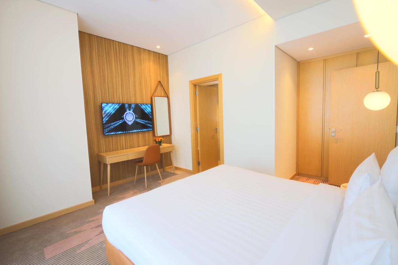Novotel Jumeirah Village Triangle Dubai Luaran gambar